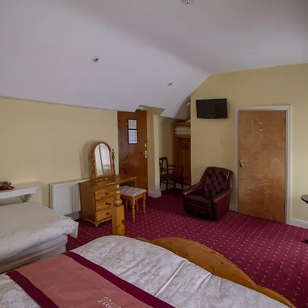 Achill Head Hotel *